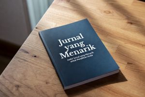 Read more about the article Cara Mudah Merancang Judul Jurnal yang Menarik untuk Skripsi Mahasiswa