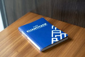 Read more about the article Kumpulan Judul Kuantitatif Inspiratif untuk Skripsi Terbaru